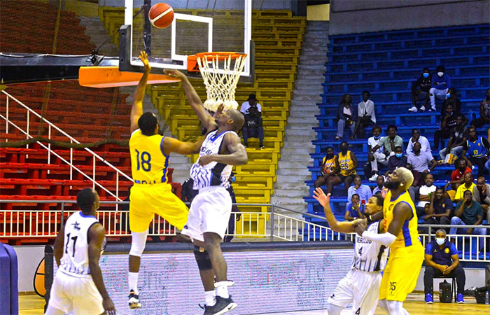 Jornal de Angola - Notícias - Basquetebol: Petro derrota D'Agosto no  clássico do nacional