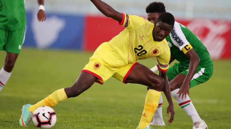 XAA-Desporto - GIRABOLA‼️ 1° de Agosto goleia em Benguela. Os militares  venceram nesta quarta-feira, 3 de novembro, ao Sporting de Benguela por  0-5, no Estádio de Ombaka, em partida de acerto da