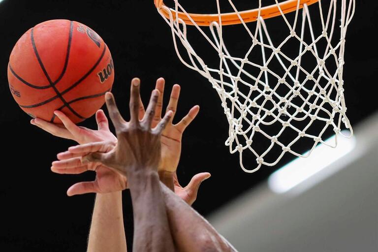 Clube Desportivo 1º de Agosto - Basquetebol: 1º de Agosto vence Petro no 1º  jogo dos play off's