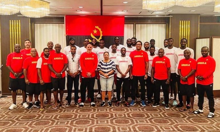 Angola conquista vaga no Mundial de Basquetebol 2023 numa partida disputada  com o apoio incansável de várias figuras públicas - AngoRussia