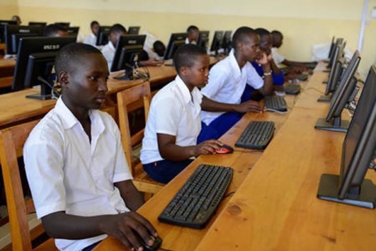 Ministra da Educação assegura que o processo de aprendizagem em Angola ...