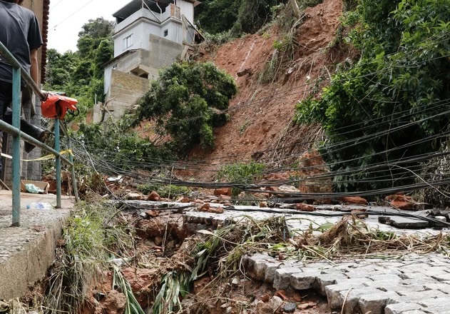 Presidente João Lourenço manifesta solidariedade ao povo do Brasil após chuvas em Minas Gerais