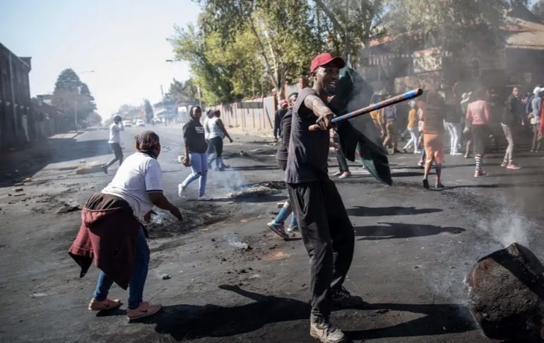 Angola acompanha tensões na África do Sul e apela à calma dos cidadãos angolanos